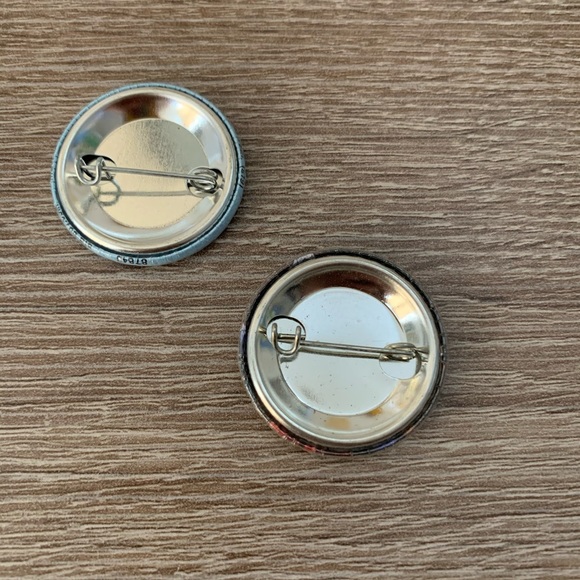 Friends Button Set - Picture 2 of 2